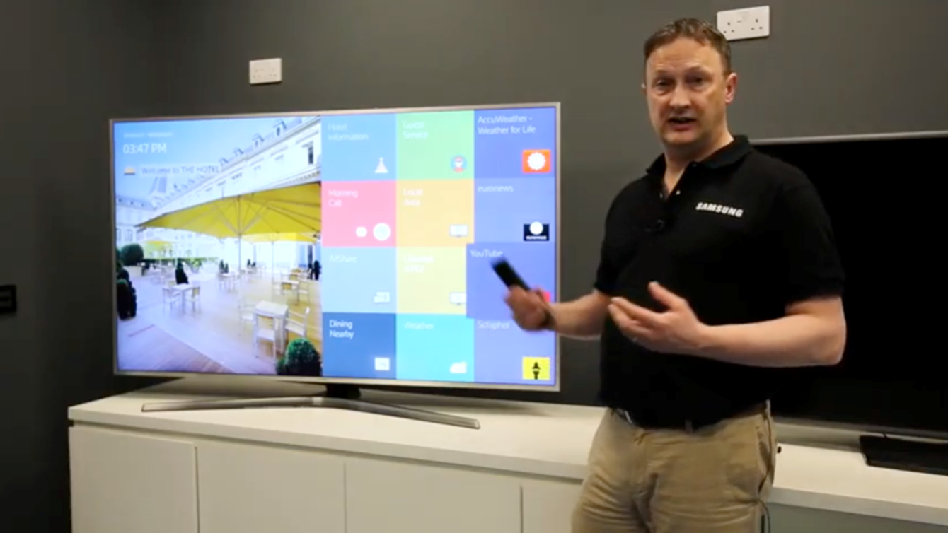 Samsung&#x27;s Hugh Bourne demonstrates Samsung REACH